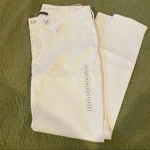 NWT AE SIZE 14 NEXT LEVEL STRETCH